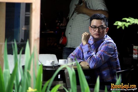 Hedi Yunus syuting video klip Mengertikah di kawasan Jakarta Selatan