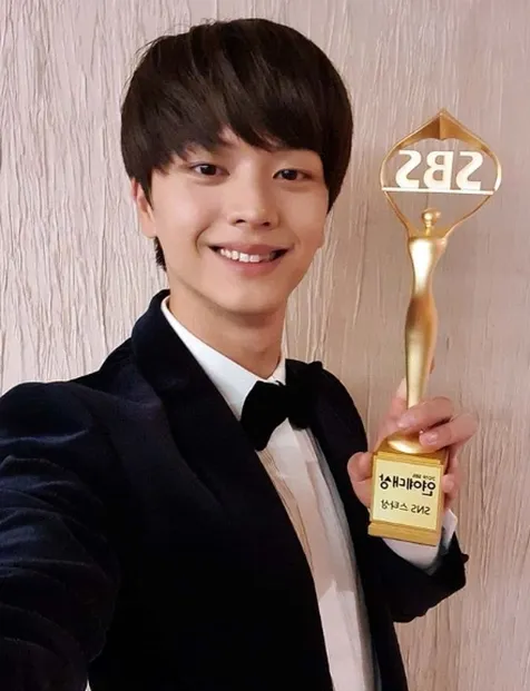 Yook Sungjae (BTOB)