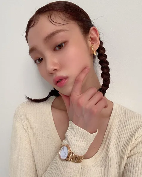 Lee Sung Kyung