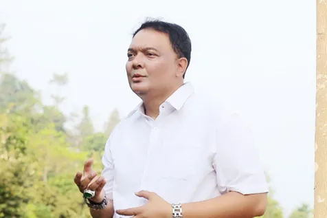Gambar dari Zoel, Seorang Perwira Polisi Yang Sukses Kejar Mimpi Jadi Penyanyi » img 20181220 wa0018 img 20181220 wa0018 » Zoel, Seorang Perwira Polisi Yang Sukses Kejar Mimpi Jadi Penyanyi