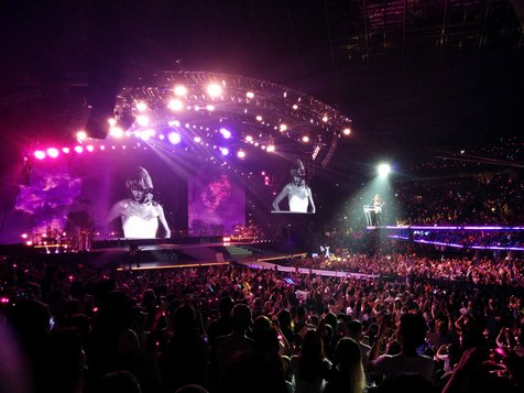 Konser megah Taylor Swift di Singapura, berkelas dan tak bisa dilupakan. ©KapanLagi.com/Muhammad Utsman Mujaddid