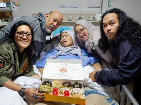 Minta Berhijab