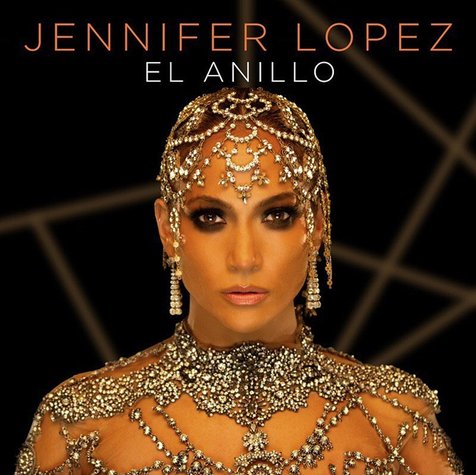 Jennifer Lopez bergaya bak ratu di videoklip El Anillo. (Cr: instagram.com/jlo)