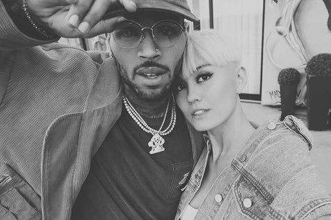 Bersama Chris Brown dalam kolaborasi single Purpose. © Agnez Mo Instagram