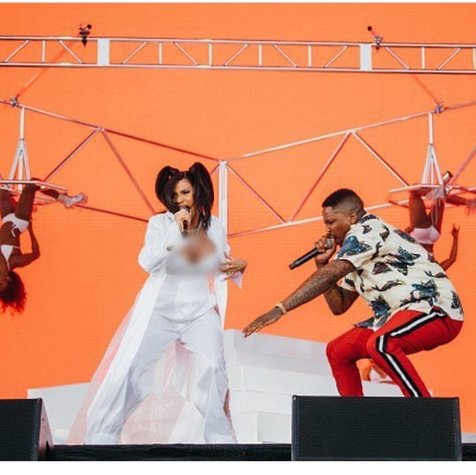 Meski hamil besar Cardi B tetap profesional tampil di Coachella. © instagram.com/iamcardib