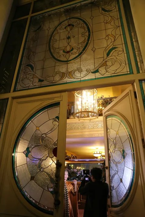Pintu Masuk Menjulang