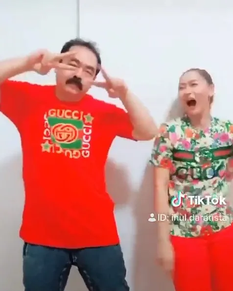 Wajah Tanpa Ekspresi Adam Suseno