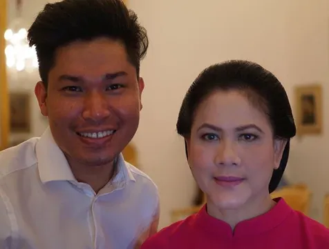 Laode Juga Merias Ibu Iriana Jokowi