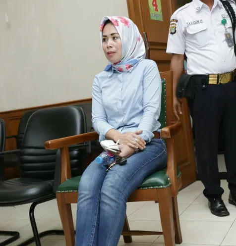 Anita Tak Mau Cerai