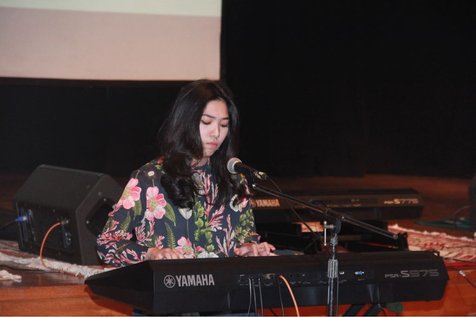 Isyana Sarasvati mengaku sangat menyukai piano sejak kecil. © KapanLagi.com/Mathias Purwanto