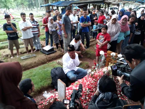 Datang dari Surabaya, Jalal ingin ciptakan lagu 'Selamat Jalan Jupe' sebagai bentuk rasa kagum dan cinta pada Julia Perez © KapanLagi.com/Mathias Purwanto