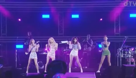 Jennie Beda Warna Kostum