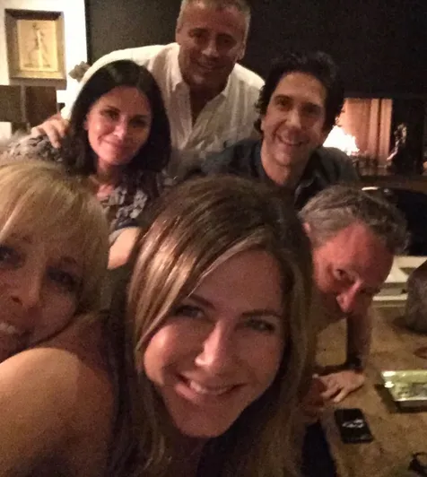 Postingan Pertama Jennifer Aniston