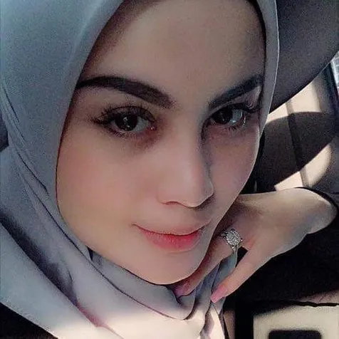Keluarga Jennifer Dunn Ikut Liburan Bersama
