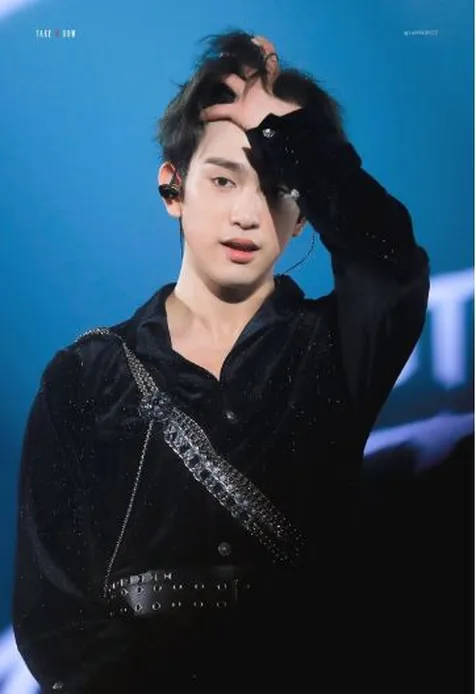Kebiasaan Jinyoung