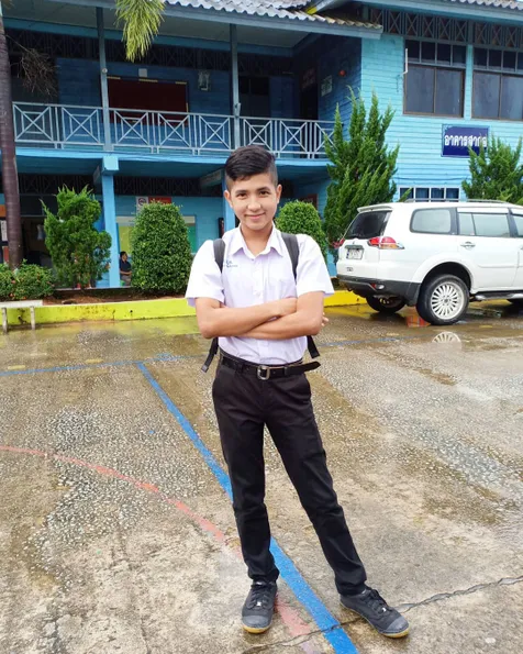 Curi Perhatian