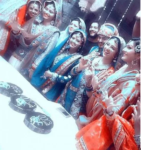 Yay! Serunya Pemain dan Kru 'Jodha Akbar' Rayakan 500 