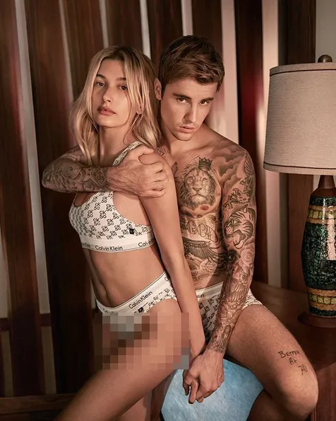 Pose Mesra untuk Calvin Klein