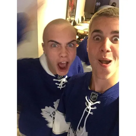 Cara Juga Sempat Unggah Foto Selfie Lamanya Bareng Justin