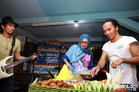 Kaka Slank berulang tahun yang ke-43 © KapanLagi.com®/Muhammad Akrom Sukarya