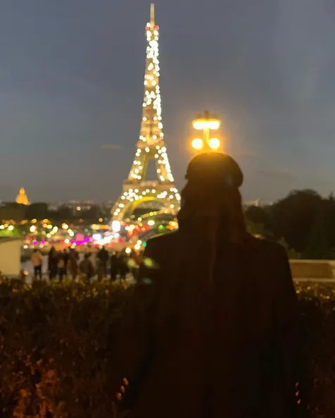 Posting Foto di Menara Eiffel