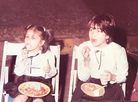 Kareena dan Karisma di masa kecil Šinstagram/therealkarismakapoor