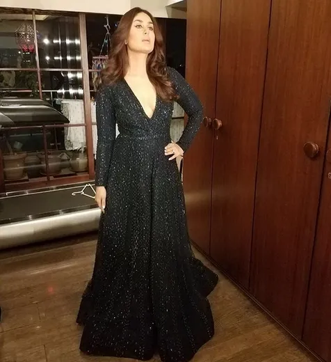 Kareena dengan gaun hitamnya di Zee Cine Awards ©missmalini