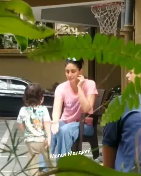 Taimur Tendang Kareena