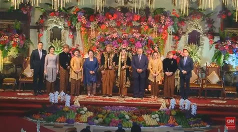 KELUARGA SBY DI NIKAHAN KAHIYANG AYU