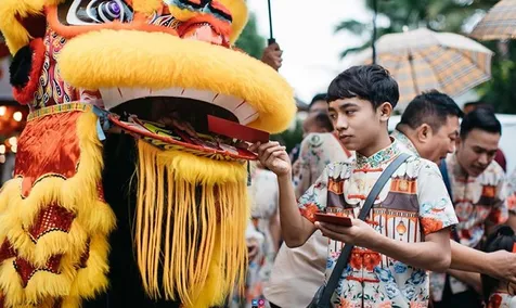 Identik Dengan Barongsai