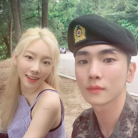 Taeyeon Balas dengan Hati Ungu
