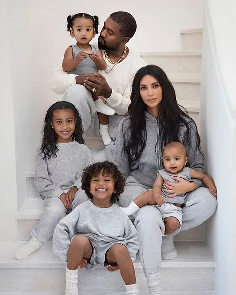 Kartu Natal Kim Kardashian