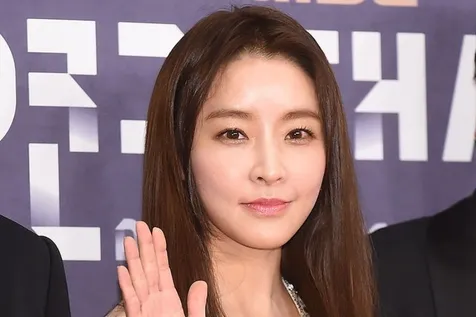 Jung Yoo Mi