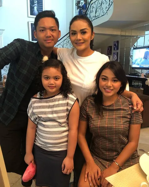 Ingin Buatkan Kamar Untuk Aurel dan Azriel