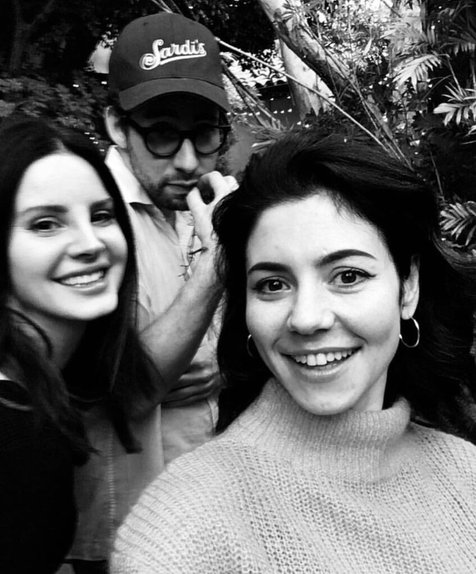 Para fans berspekulasi kalau Lana Del Rey dan Jack Antonoff bekerjasama untuk menggarap musik baru © twitter.com/LanaDReyCrew