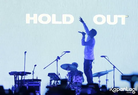 Lany Bawakan Dua Lagu Encore