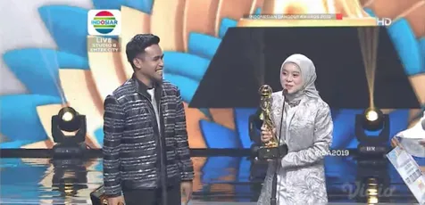Piala Pertama Bersama Lesti