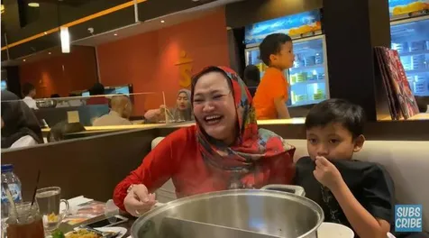 Momen Tertawa Bahagia