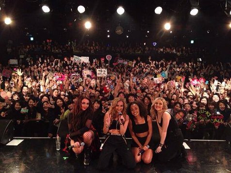 Little Mix saat konser di Jepang waktu mempromosikan album SALUTE