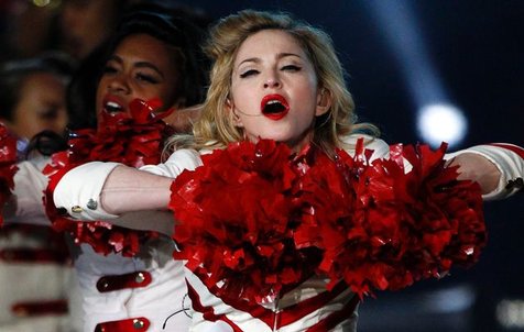 Adele  7 Lagu Cinta Dengan Makna Yang Mendalam - Madonna 