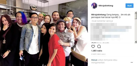 Unggahan Titi Rajo Bintang yang memunculkan spekulasi Maia akan segera menikah © Instagram.com/titirajobintang