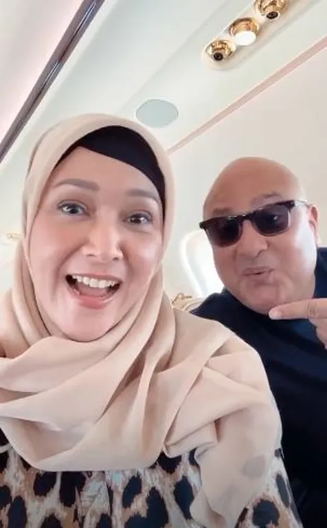 Naik Jet Pribadi