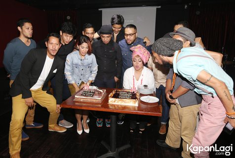 Sama-sama ultah di tanggal 15 Mei, The Groove dan Maliq and D Essentials selalu kompak © Budy Santoso