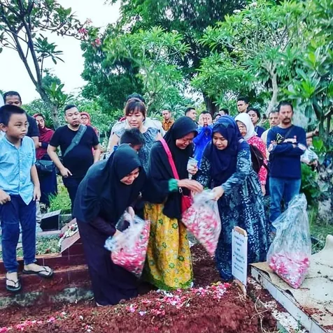 Kenang Sosok Sang Adik