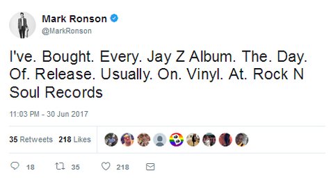 Mark Ronson mengaku selalu membeli dan mendengarkan setiap rilisan terbaru Jay Z © twitter.com/MarkRonson