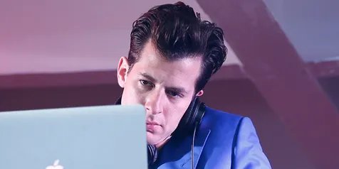 'Uptown Funk' Tembus Angka 1 Juta Untuk Penjualan di Inggris!