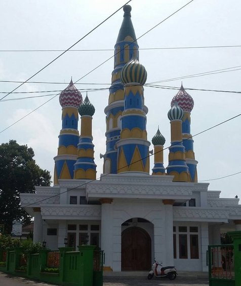 Unik Masjid Di Yogyakarta Ini Memiliki Kubah Berwarna Warni Kapanlagi Com