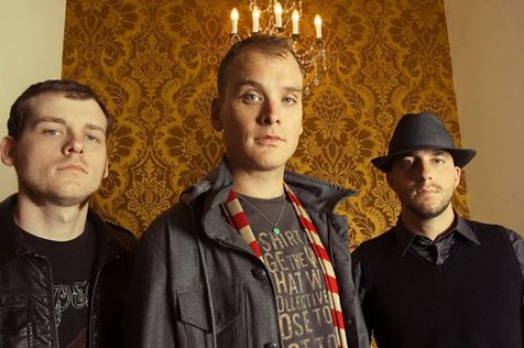 Karir Matt Skiba melesat kencang bersama Alkaline Trio ©www.facebook.com/alkalinetrio