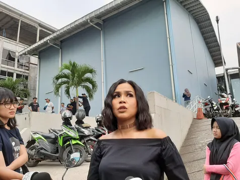 Tak Berpihak pada Siapapun
