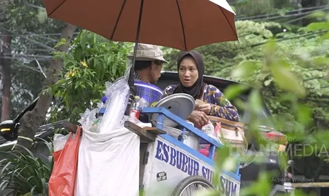 Beli Es Bubur Sum-Sum